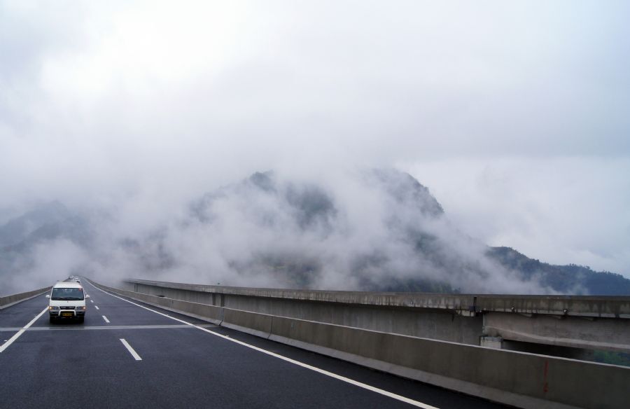 建设工程中标单位