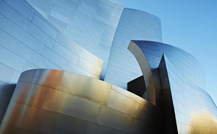 建筑资质转让时，建筑企业要怎么做?